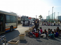 バス乗り教室写真：開成小01